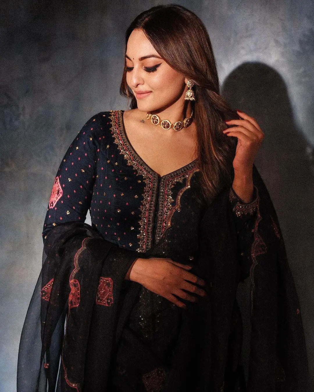 Sonakshi Sinha Wearing Beautiful Earrings Jewellery Black Dress